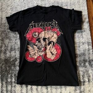 Metallica Graphic Band Tee - Black with Red & Cream Skull Design